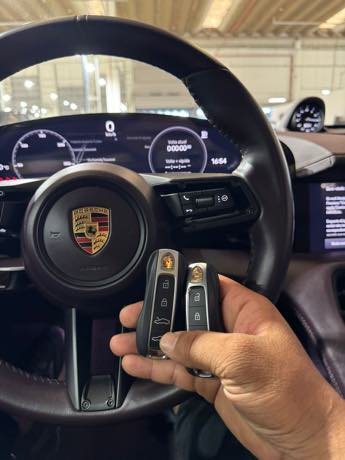 Chave codificada feita pela Auto Socorro Flash para Porsche, em Pinheiros, São Paulo